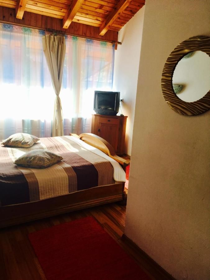 Хостелы Rolling Stone Hostel Брашов-17