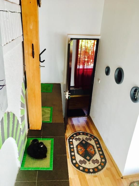 Хостелы Rolling Stone Hostel Брашов-71